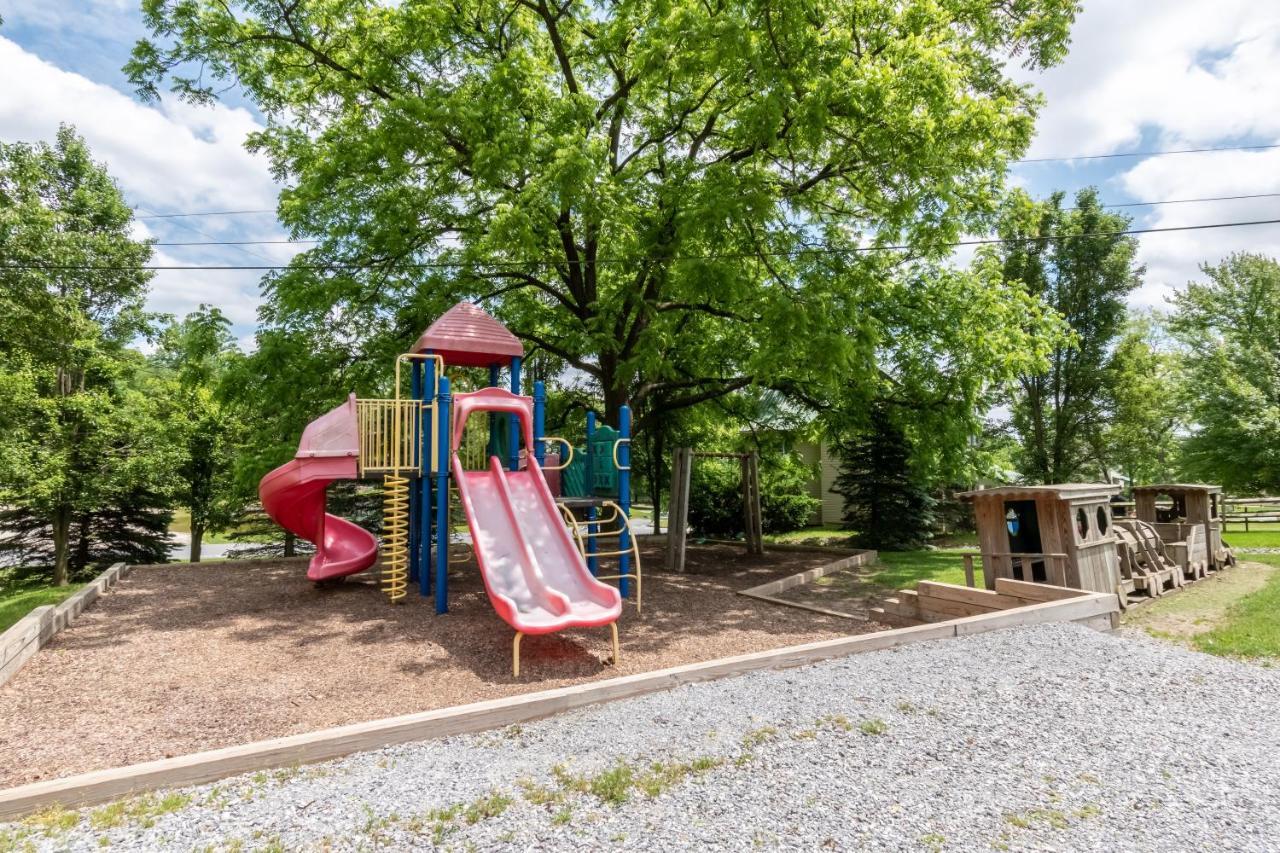 Spring Gulch Screened Park Model 6 Mount Airy Exterior photo